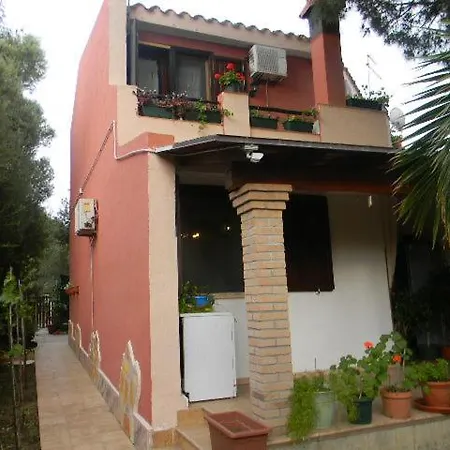 Villino -baia Azzurra Feriehus